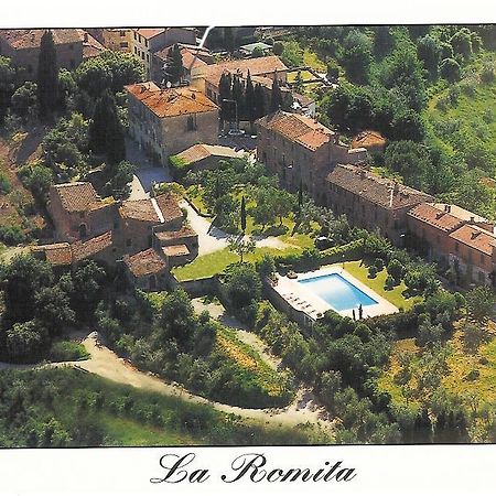 הוילה Montisi La Romita Ospitalita Rurale Familiare מראה חיצוני תמונה