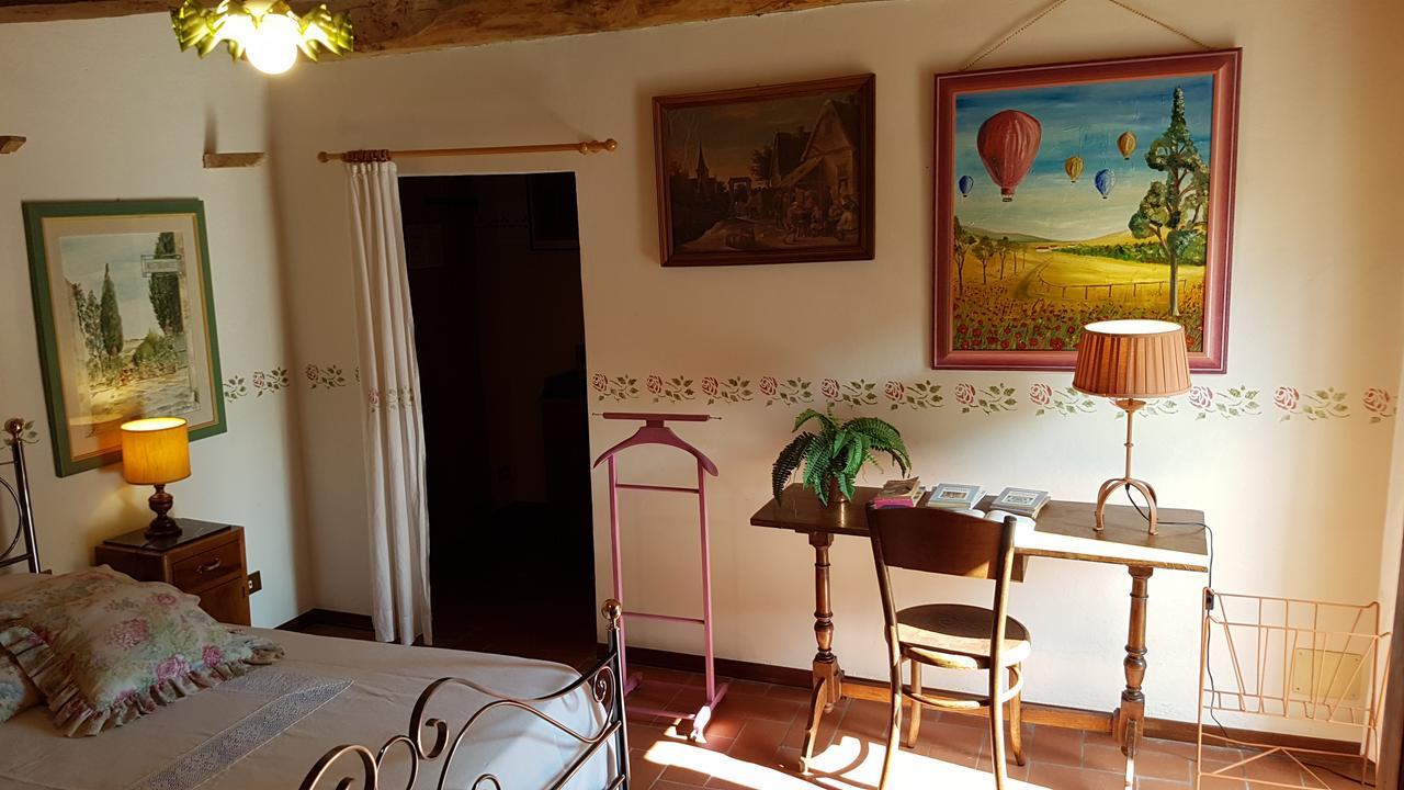 הוילה Montisi La Romita Ospitalita Rurale Familiare מראה חיצוני תמונה
